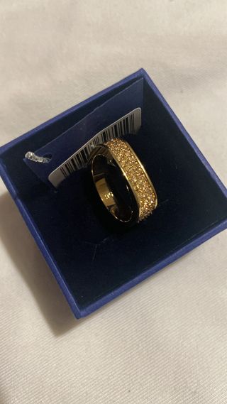 Anillo cuadrado dorado