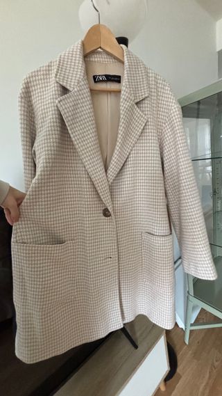 Chaqueta Zara oversize beige