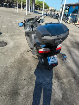 Suzuki Burgman 650 Executive Negra