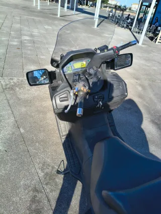 Suzuki Burgman 650 Executive Negra