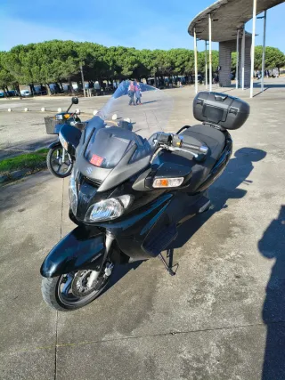 Suzuki Burgman 650 Executive Negra