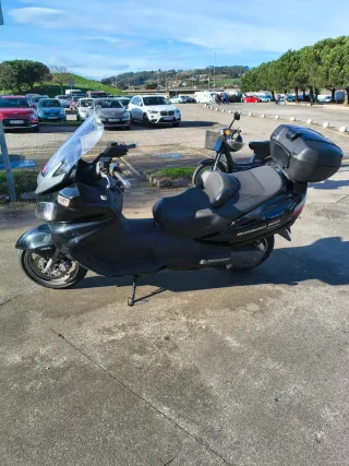 Suzuki Burgman 650 Executive Negra