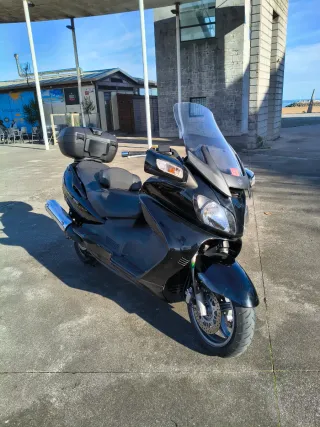 Suzuki Burgman 650 Executive Negra