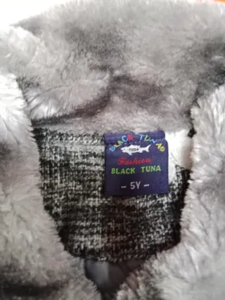 Abrigo niña gris flores blancas 5 años