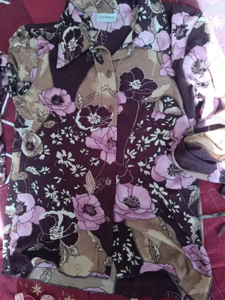 Camisa Clockhouse flores marrón y rosa