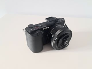 70 DISPAROS Cámara Sony ZV-E10 como nueva