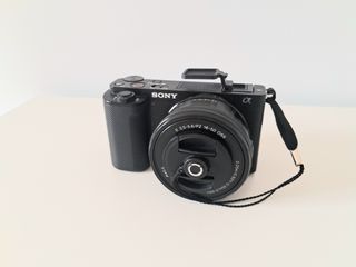 70 DISPAROS Cámara Sony ZV-E10 como nueva