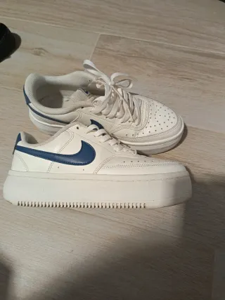 Zapatillas Nike Mujer Blancas y Azules