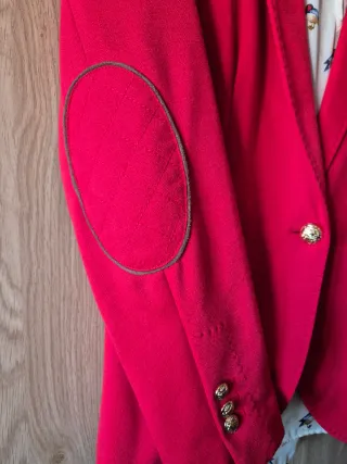 Conjunto Blazer Zara Roja con Coderas y Blusa