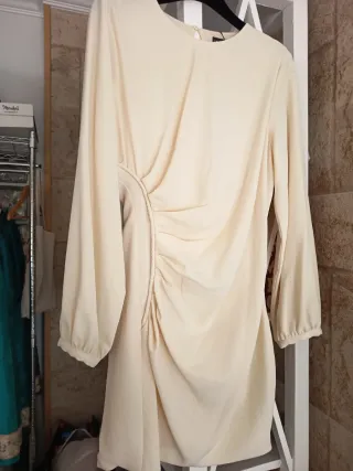 Vestido beige drapeado