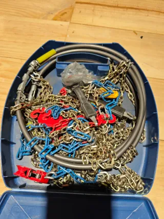 Cadenas de coche para hielo y nieve