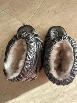 Botas de nieve plateadas
