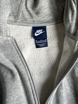 Chaqueta Nike Gris con Cremallera