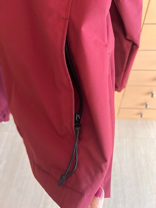 Carhartt granate cortavientos