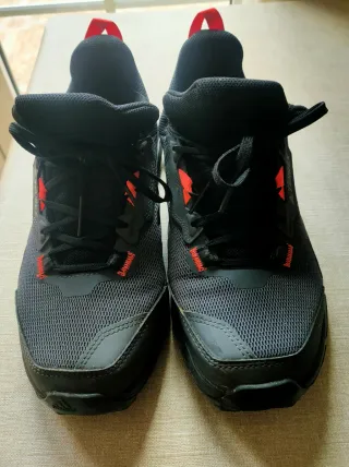 Adidas Calzado Montaña Negro/Rojo Talla 41.5