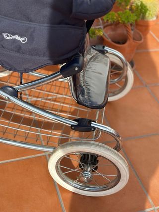 Carrito bebé Arrúe tiene también el capazo