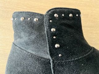 Botines negros tachuelas talla 36