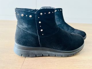 Botines negros tachuelas talla 36