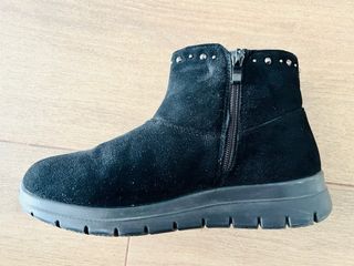 Botines negros tachuelas talla 36