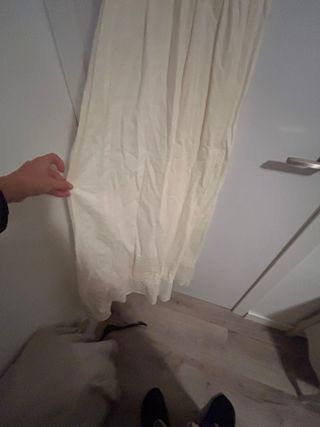 Vestido largo beige con encaje