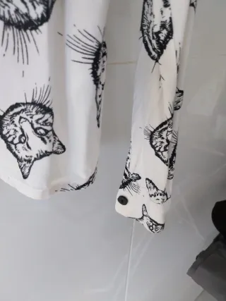 Camisa gatitos blanca y negra Talla M