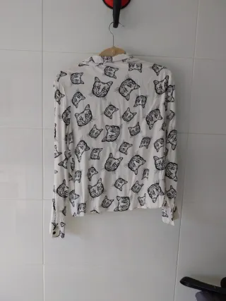 Camisa gatitos blanca y negra Talla M
