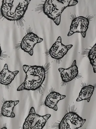 Camisa gatitos blanca y negra Talla M