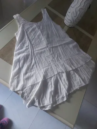Vestido blanco con volantes