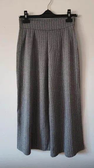 Pantaloni Bershka 7/8 grigi a righe