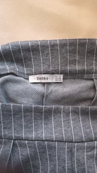 Pantaloni Bershka 7/8 grigi a righe