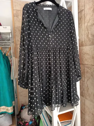 Vestido Zara plumeti negro y blanco