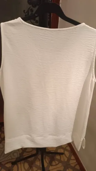 Blusa blanca botones madera