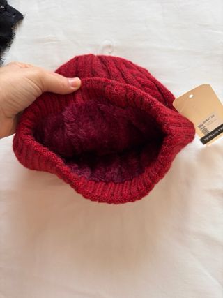 Gorro de lana Tierra Extrana rojo