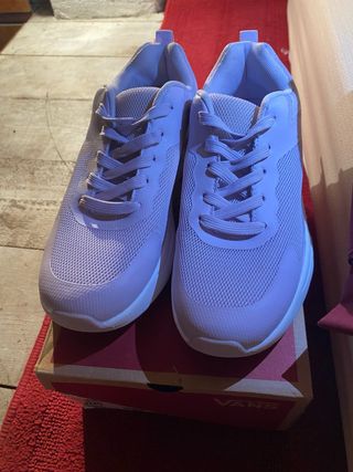 Zapatillas deportivas moradas