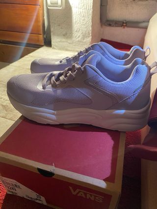 Zapatillas deportivas moradas