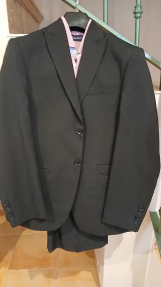 Traje de chaqueta y pantalón negro