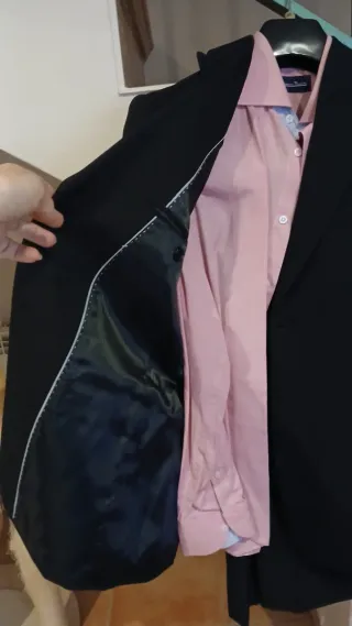 Traje de chaqueta y pantalón negro