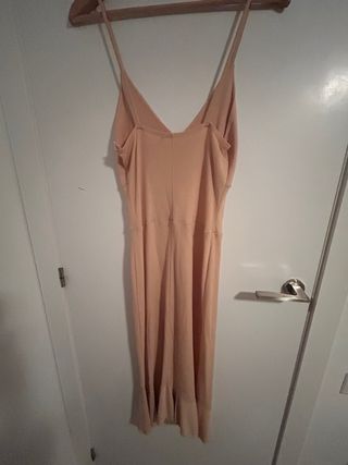 Vestido nude tirantes