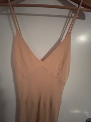Vestido nude tirantes
