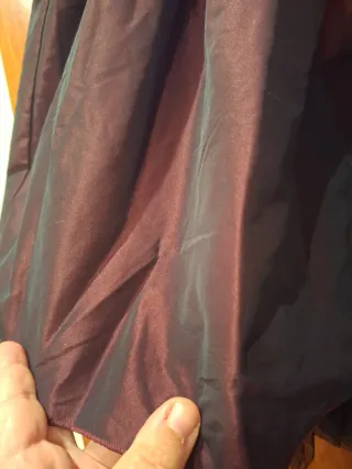 Falda granate con tul para eventos