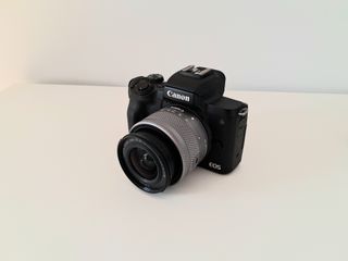 Cámara Canon EOS M50 en excelente estado