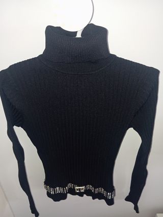 Jersey cuello cisne negro adornos