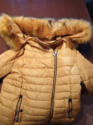 Cazadora niña plumas, amarilla, talla S