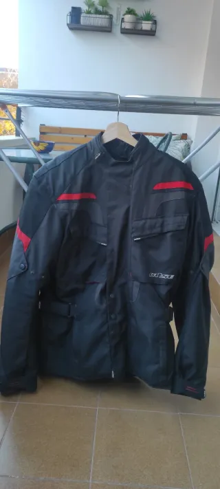 Chaqueta Moto Negra y Roja