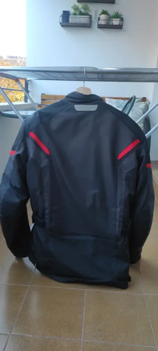 Chaqueta Moto Negra y Roja