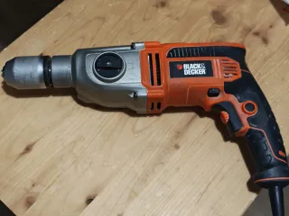 Taladro Percutor Black & Decker 750W