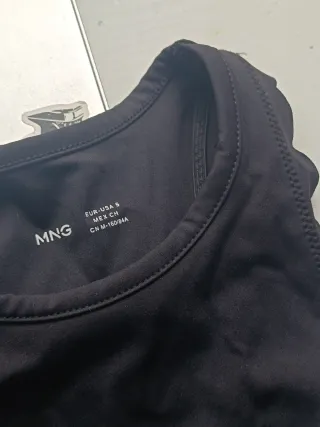 Top MNG Negro con volantes