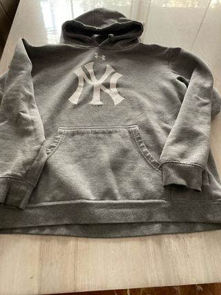 Sudadera Under Armour Yankees Gris