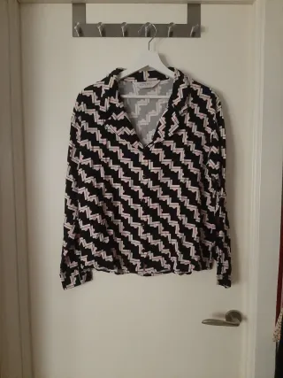 Camisa Compañía Fantástica estampado geométrico