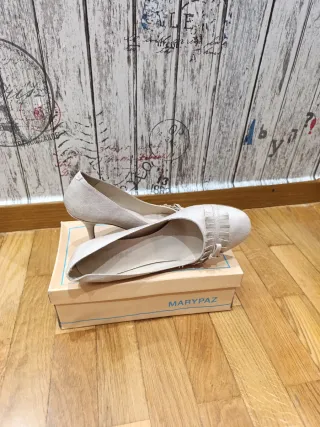 Zapatos de tacón MARYPAZ beige muy elegantes